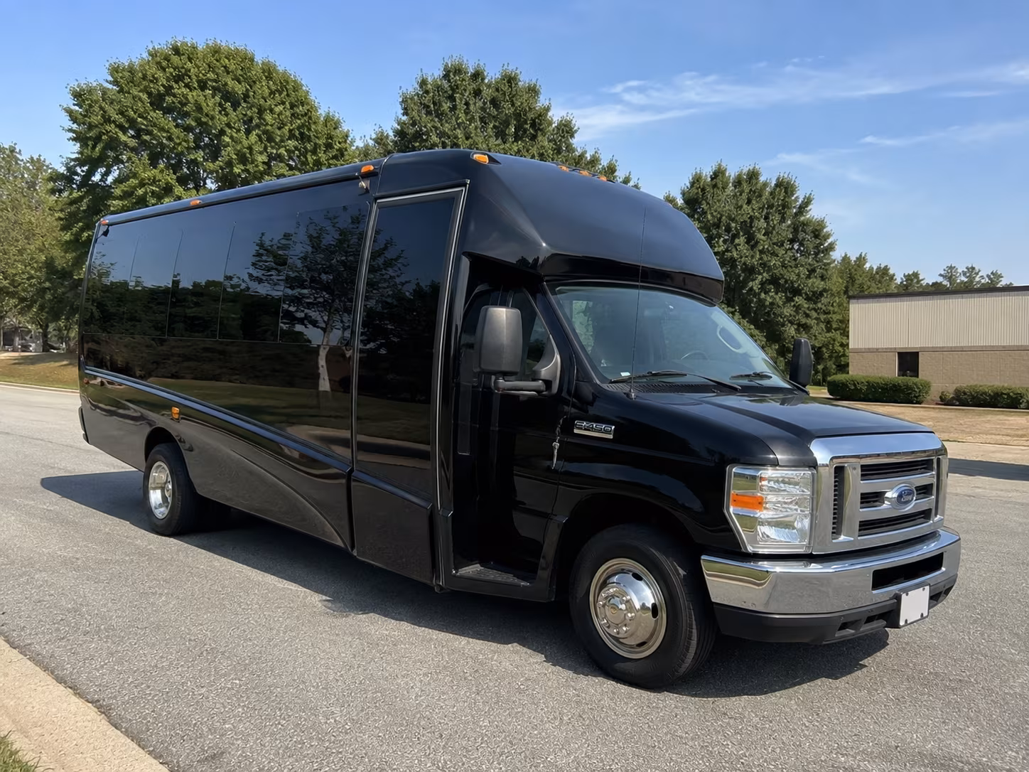 concert bus rentals for groups heading to fpl solar amphitheater