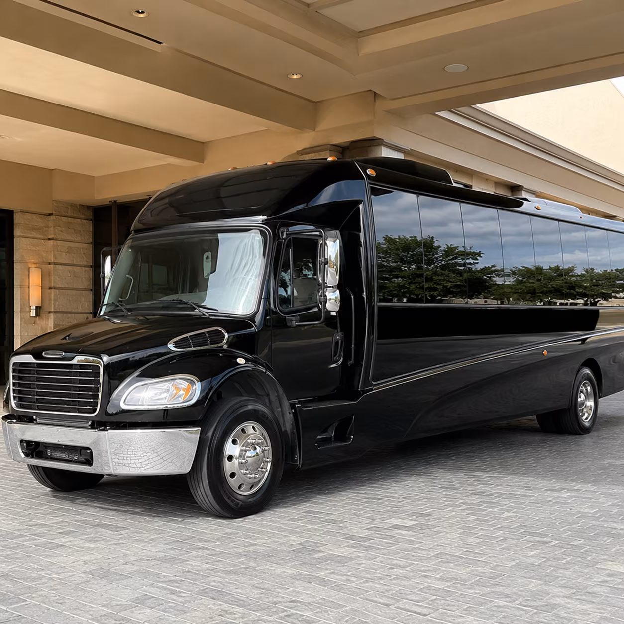 doral 28 passenger minibus