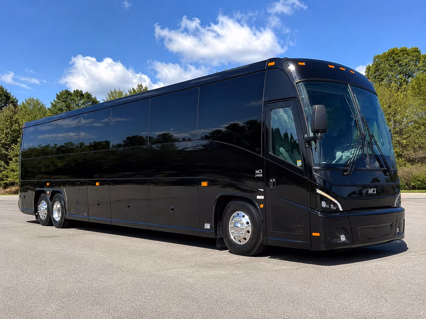 doral 56 passenger charter bus