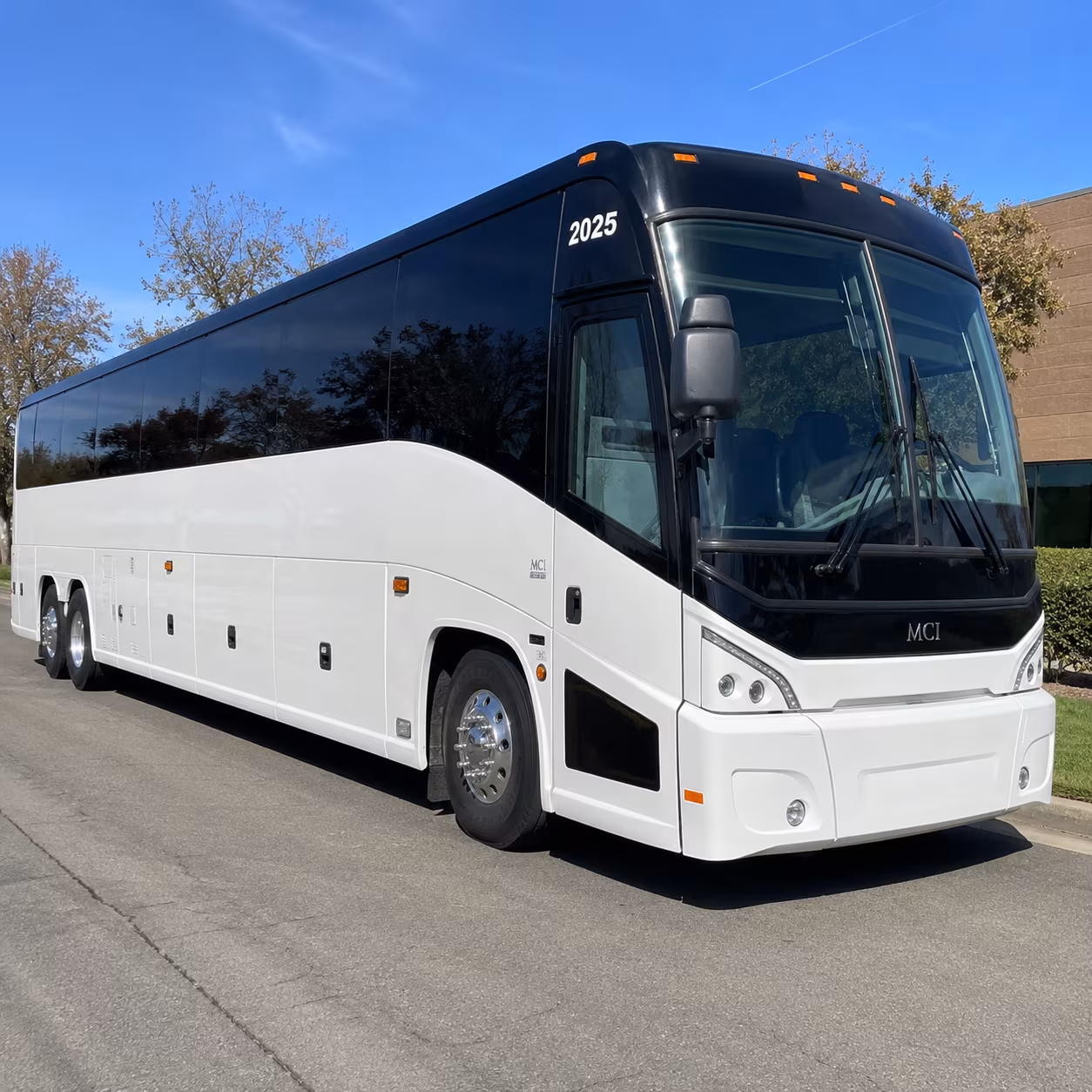 doral employee shuttle buses for construction and job site groups