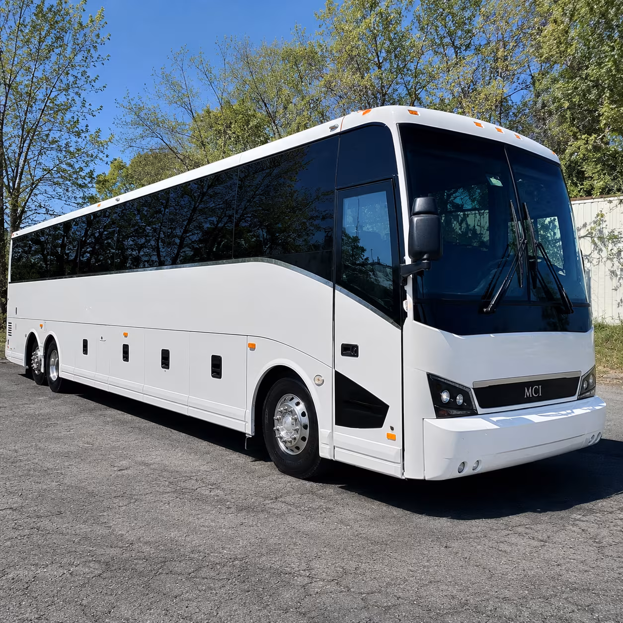 employee shuttle buses for doral warehouse and distribution groups